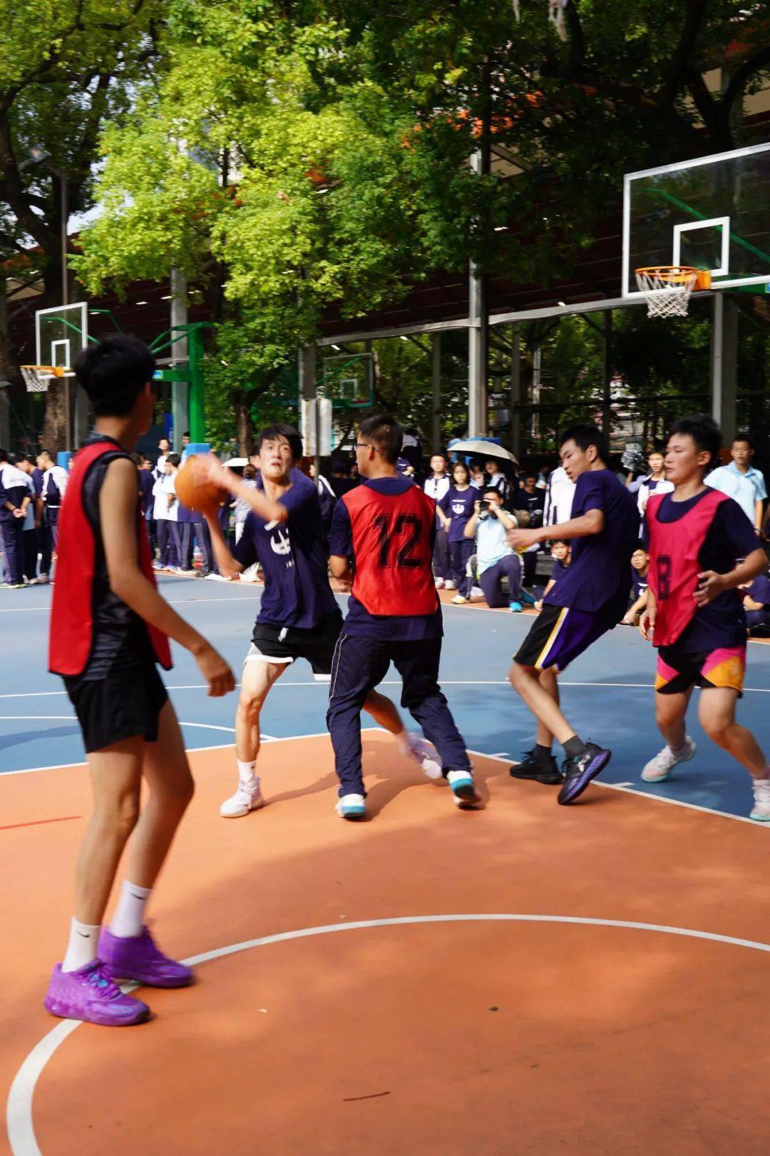 雷速直播-精彩纷呈,赛场上演不容错过