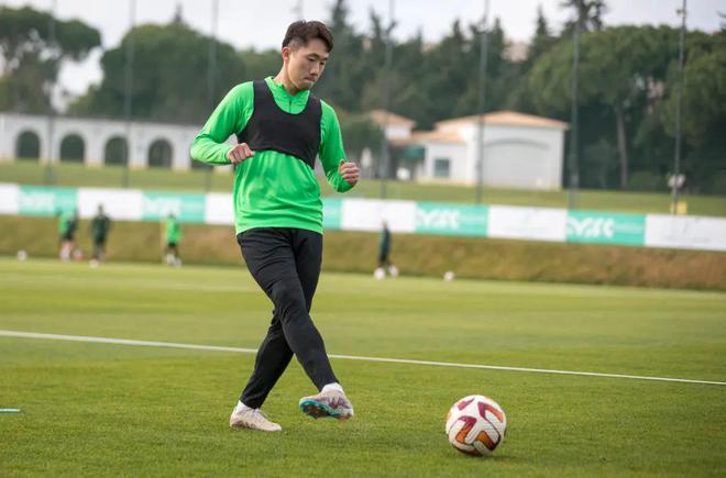 葡萄牙首发遭人质疑,教练大胆调整阵容作战 葡萄牙首发遭人质疑,教练大胆调整阵容作战