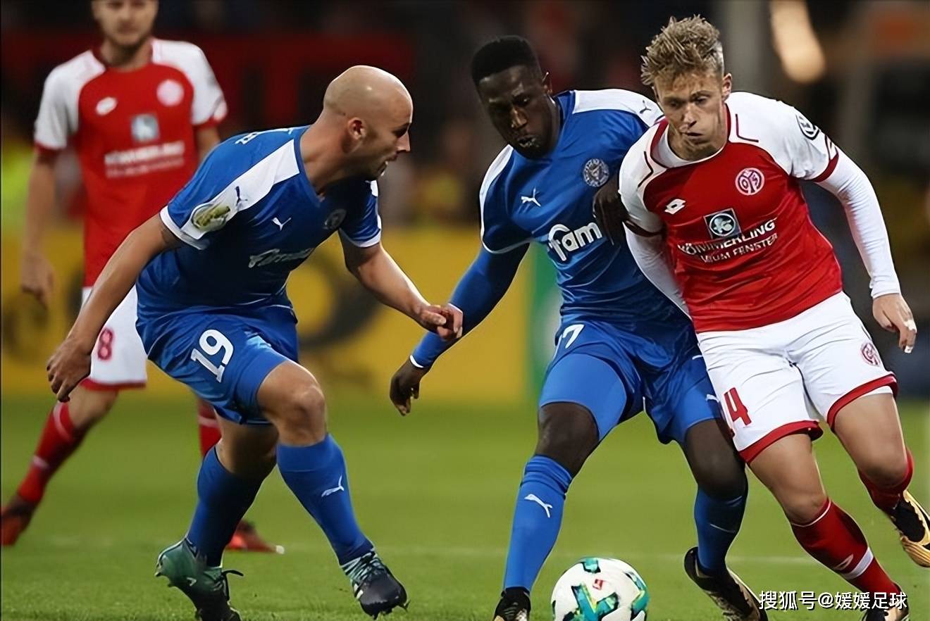 帕德博恩球队再次获胜,团结一体迎击挑战 帕德博恩球队再次获胜,团结一体迎击挑战