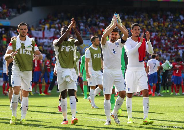 罗马队员全力拼搏,勇夺宝贵三分 罗马队员全力拼搏,勇夺宝贵三分