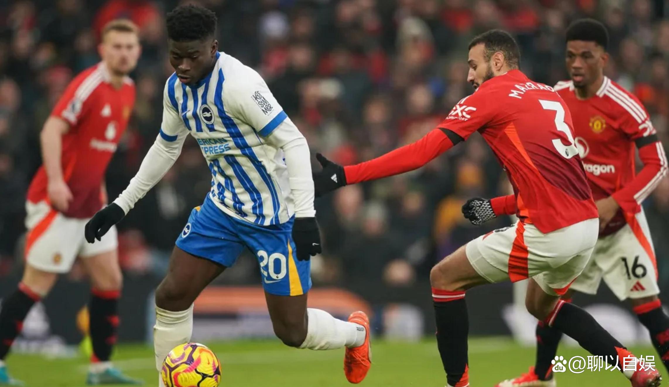 曼城客场逆转击败曼联,英超领跑优势扩大 曼城客场逆转击败曼联,英超领跑优势扩大