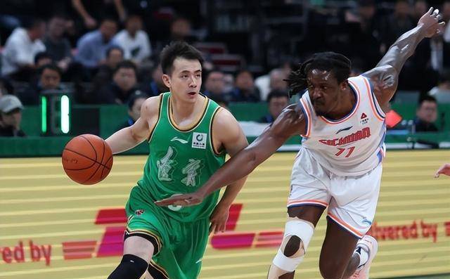 杭州绿城遭遇四连败,陷入保级危机 杭州绿城遭遇四连败,陷入保级危机