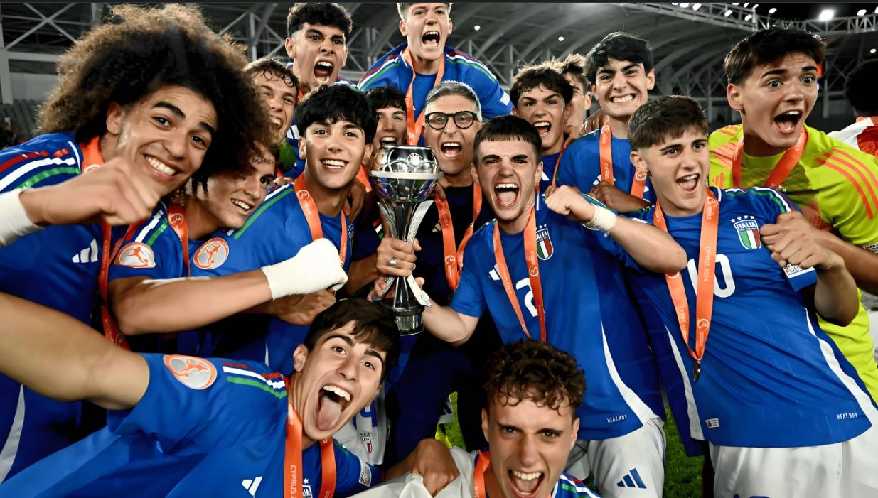 雷速官网-法国队险胜意大利,晋级欧国联半决赛对冠军之争