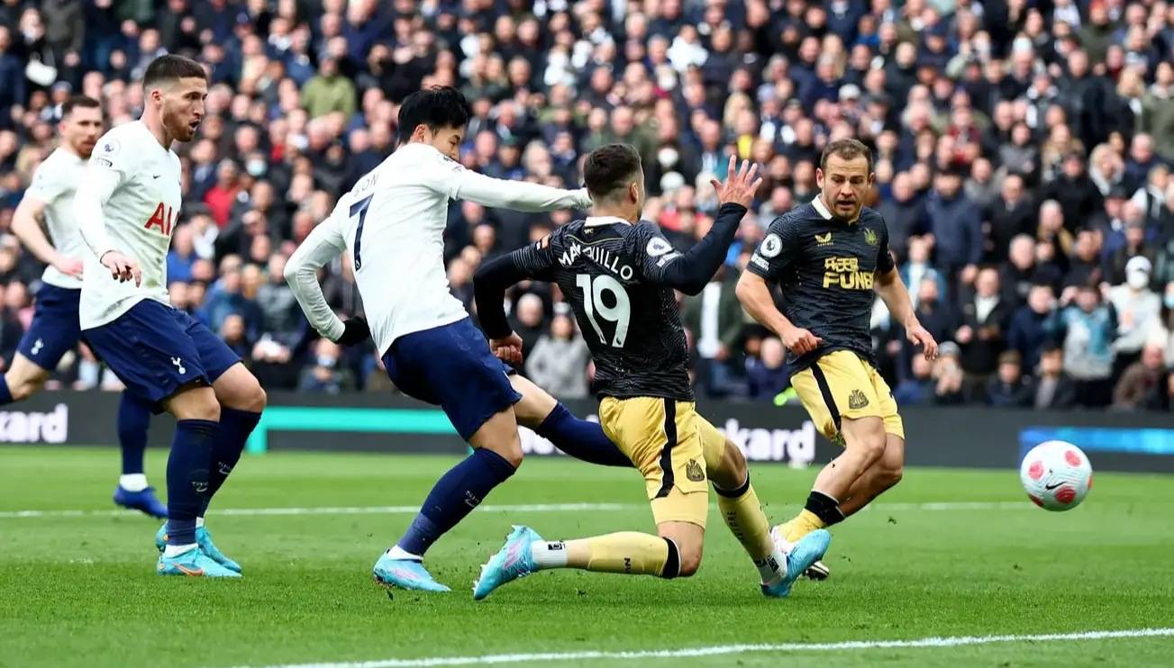 雷速-尤文图斯全队配合进攻,轻松击败对手!