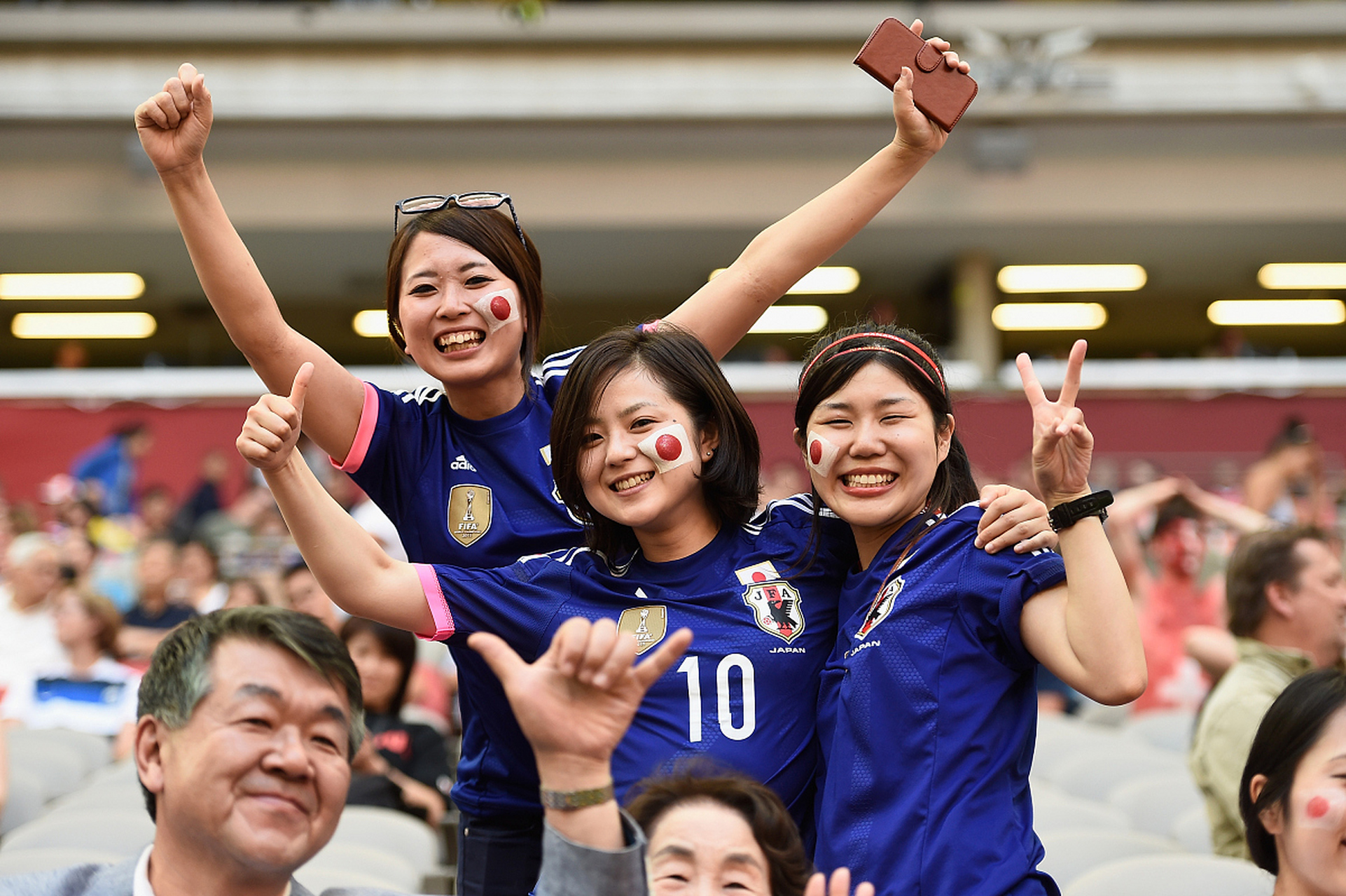 卢森堡击剑队实力横扫,勇夺团体金牌 卢森堡击剑队实力横扫,勇夺团体金牌