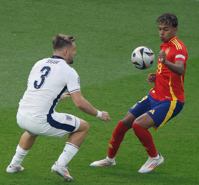 雷速官网-巴萨新星闪耀,帮助球队获胜