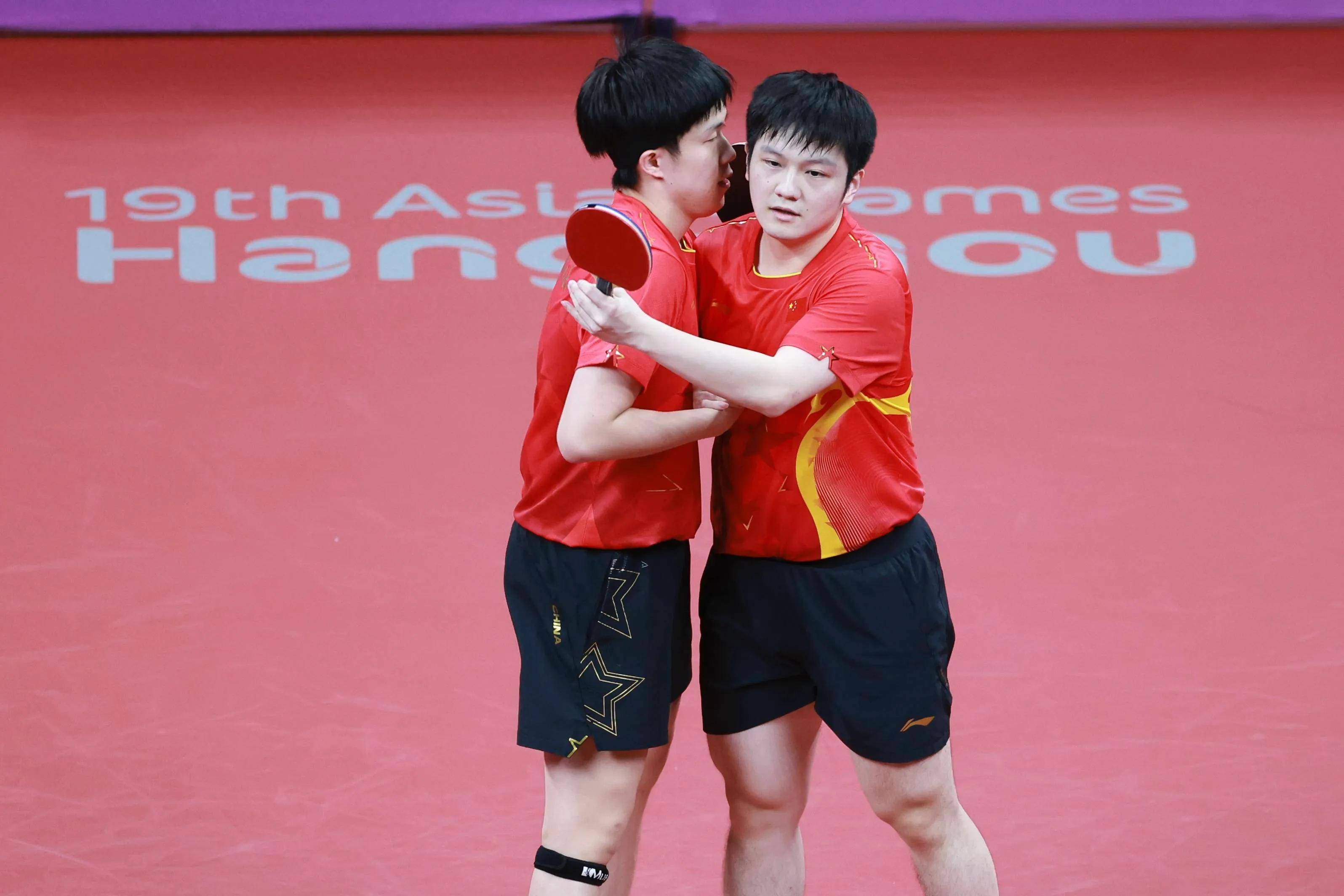 雷速官网-赛场对决再掀热潮,球队实力悬殊