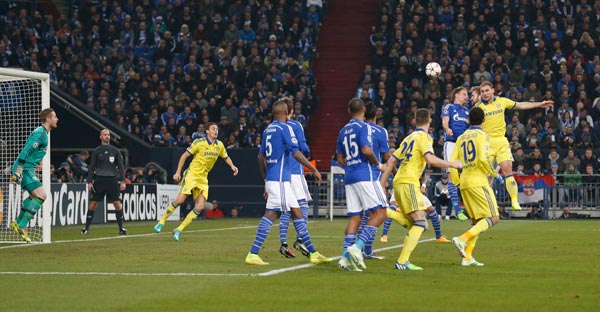 雷速官网-沙尔克客场险胜,幸运附体获胜利