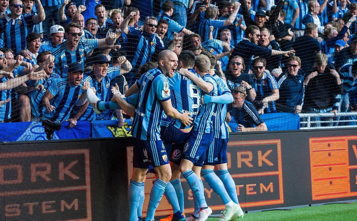 佛罗伦萨后防表现出色,主场守住比分拿下胜利 佛罗伦萨后防表现出色,主场守住比分拿下胜利