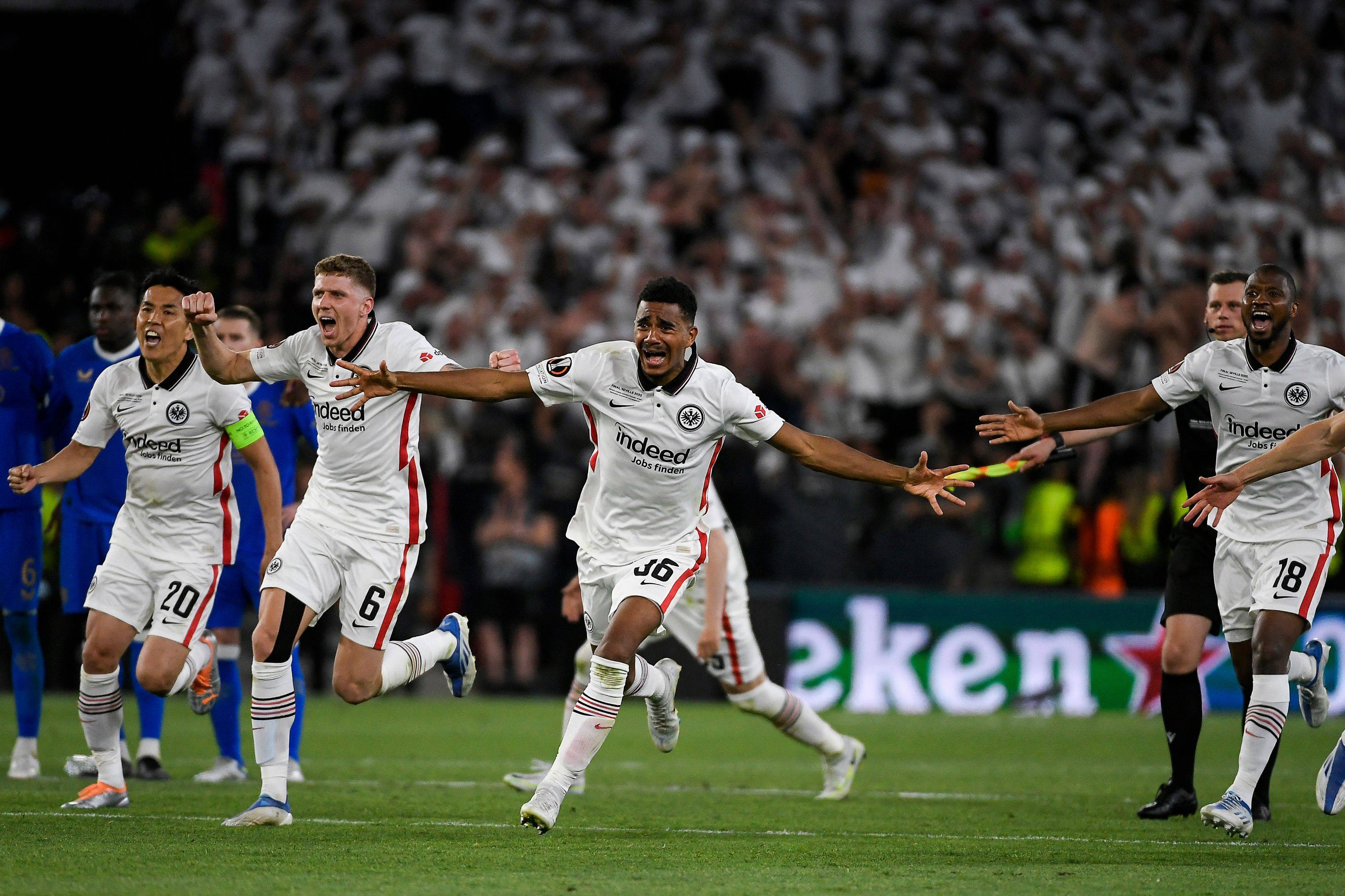 法兰克福士气高涨,冲击德甲冠军越发坚定 法兰克福士气高涨,冲击德甲冠军越发坚定