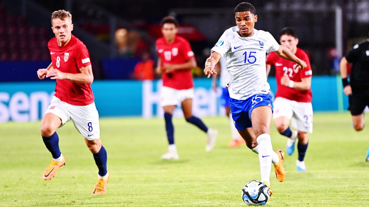 捷克队在主场3-0击败以色列队 捷克队在主场3-0击败以色列队