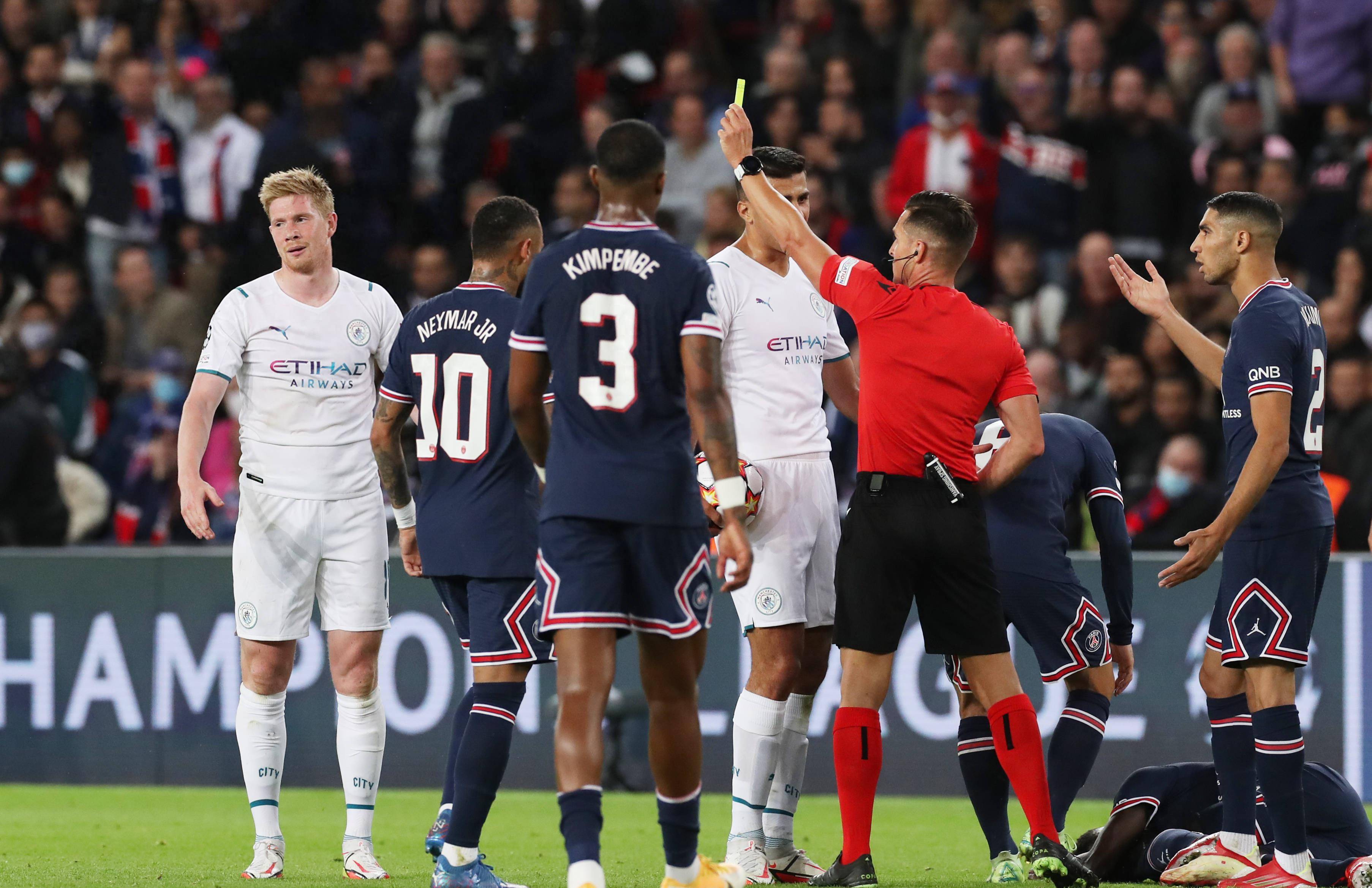 皇马稳操胜券,迎接曼联挑战 皇马稳操胜券,迎接曼联挑战