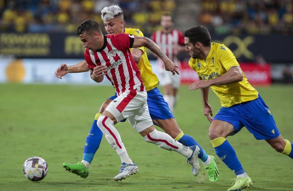 拉齐奥主场逼平那不勒斯,积分保持不变 拉齐奥主场逼平那不勒斯,积分保持不变