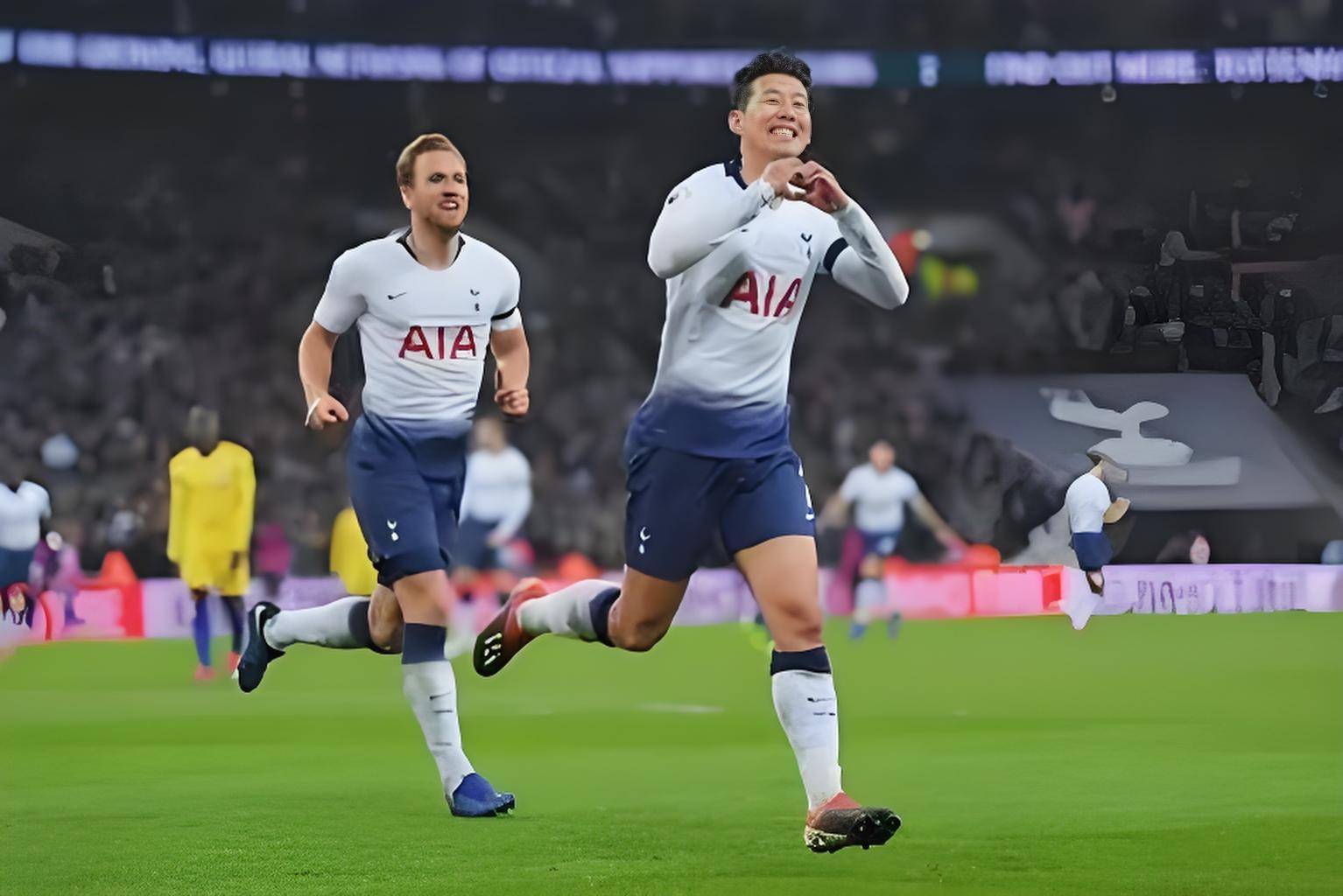 雷速官网下载-热刺混战全力,目标锁定晋级之路