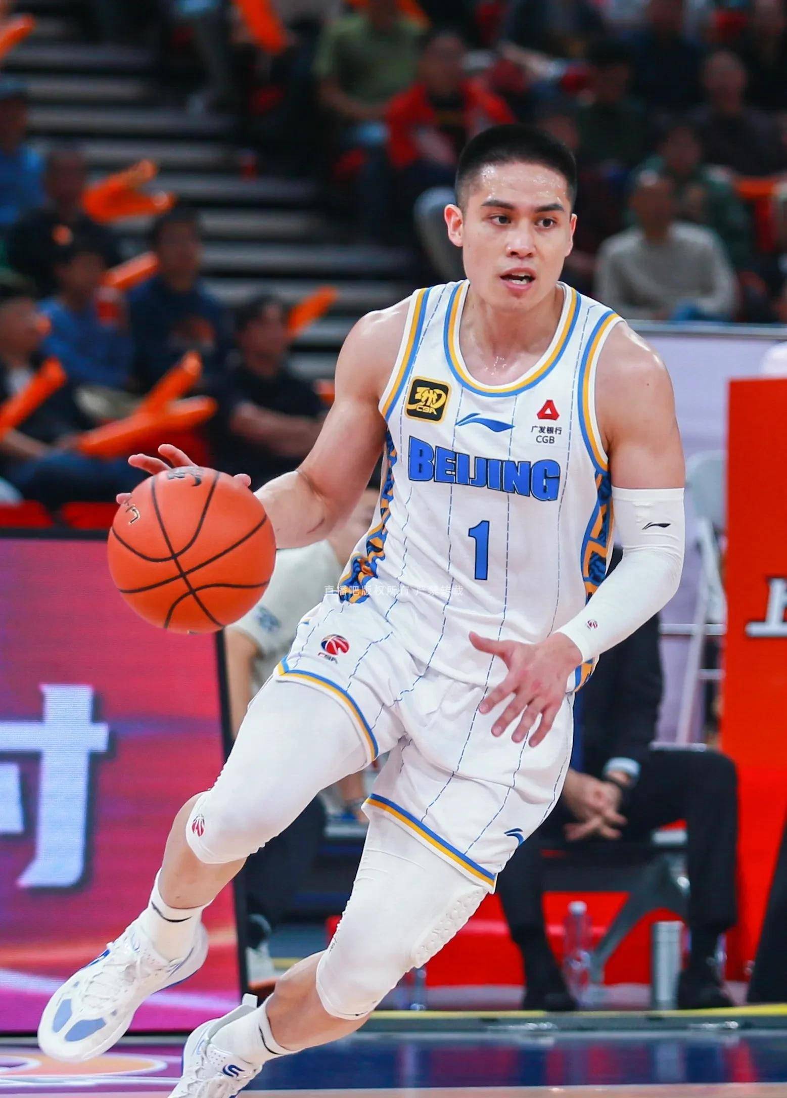 雷速-上海战上海:上海男篮主场迎战广厦力争胜利