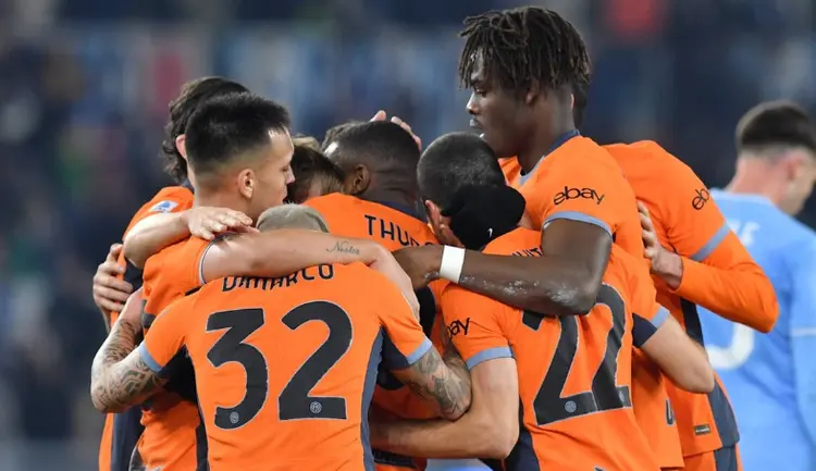 雷速官网-拉齐奥三中卫组成铁桶阵,稳固防线