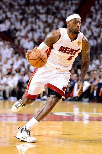 雷速官网下载-湖人艰难逆袭,守住西部头名,取得十分重要的胜利