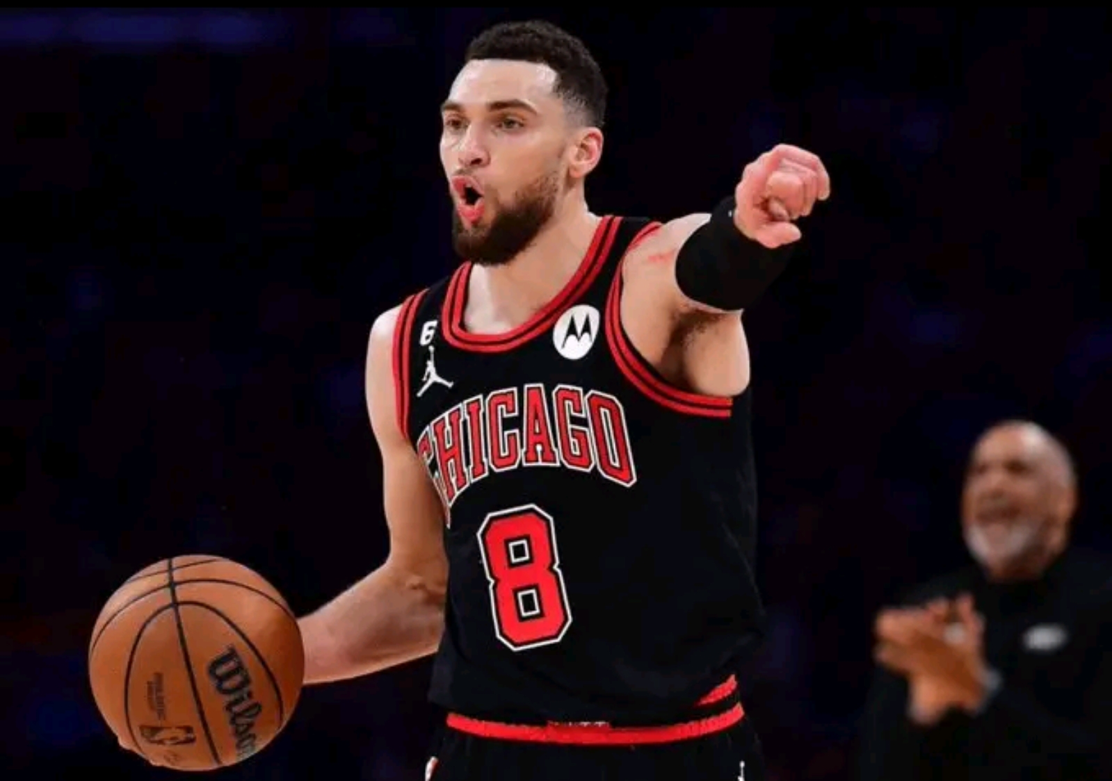 小牛主场击败活塞,史密斯砍下25+8 小牛主场击败活塞,史密斯砍下25+8