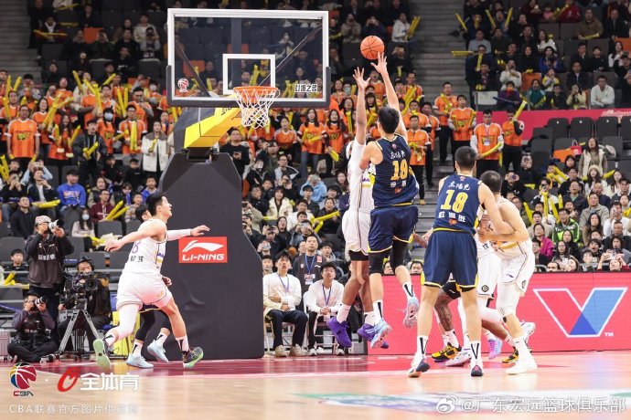 雷速官网下载-广东队凭借防守稳定晋级总决赛