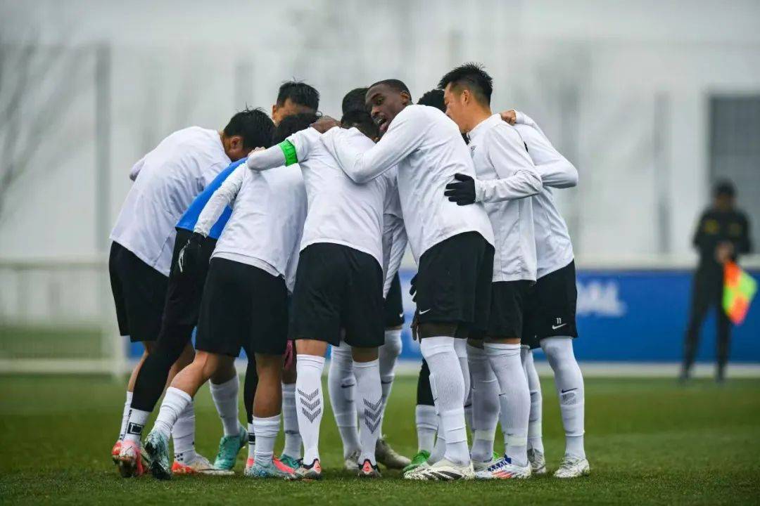 大连一方球队战术磨合,备战新赛季目标冲冠 大连一方球队战术磨合,备战新赛季目标冲冠