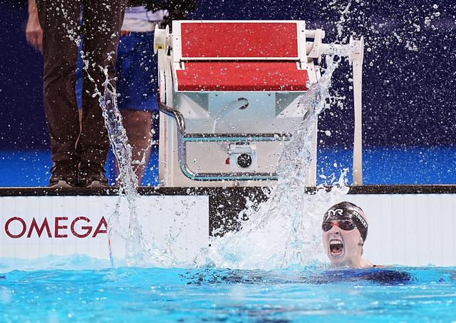 雷速-南非选手以优势赢得游泳比赛