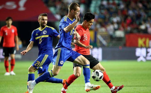 乌克兰队憾负对手,无缘欧洲杯半决赛 乌克兰队憾负对手,无缘欧洲杯半决赛