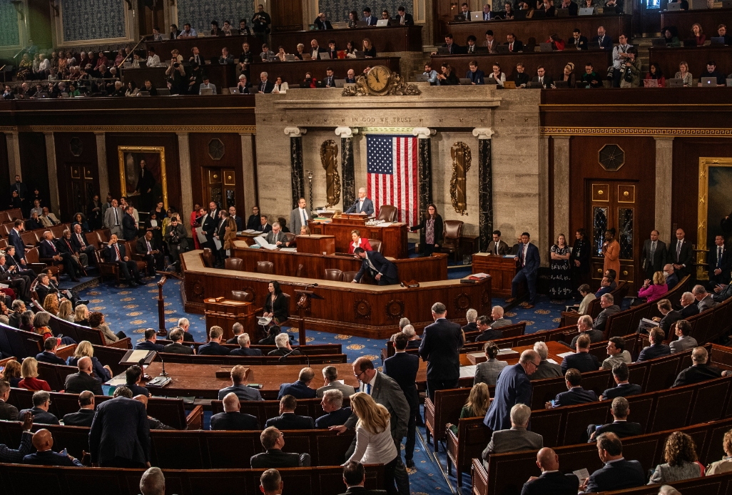 雷速-克罗托内奋战不懈,夺得关键胜利