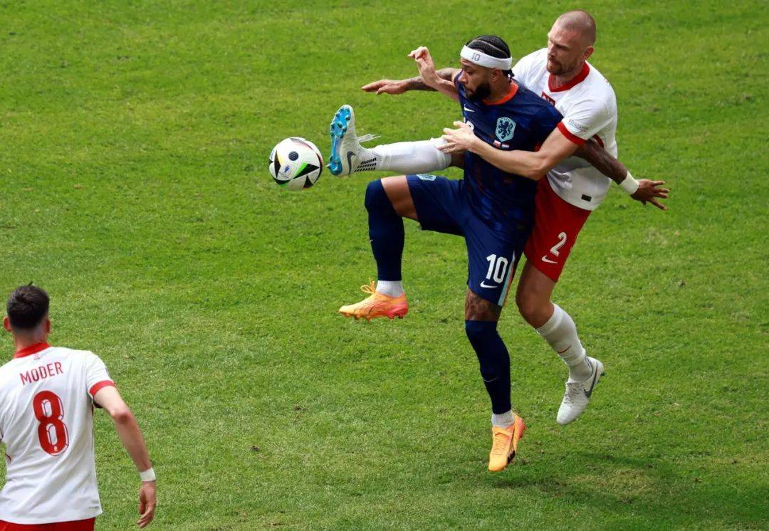 荷兰球队击败对手晋级下一轮比赛 荷兰球队击败对手晋级下一轮比赛