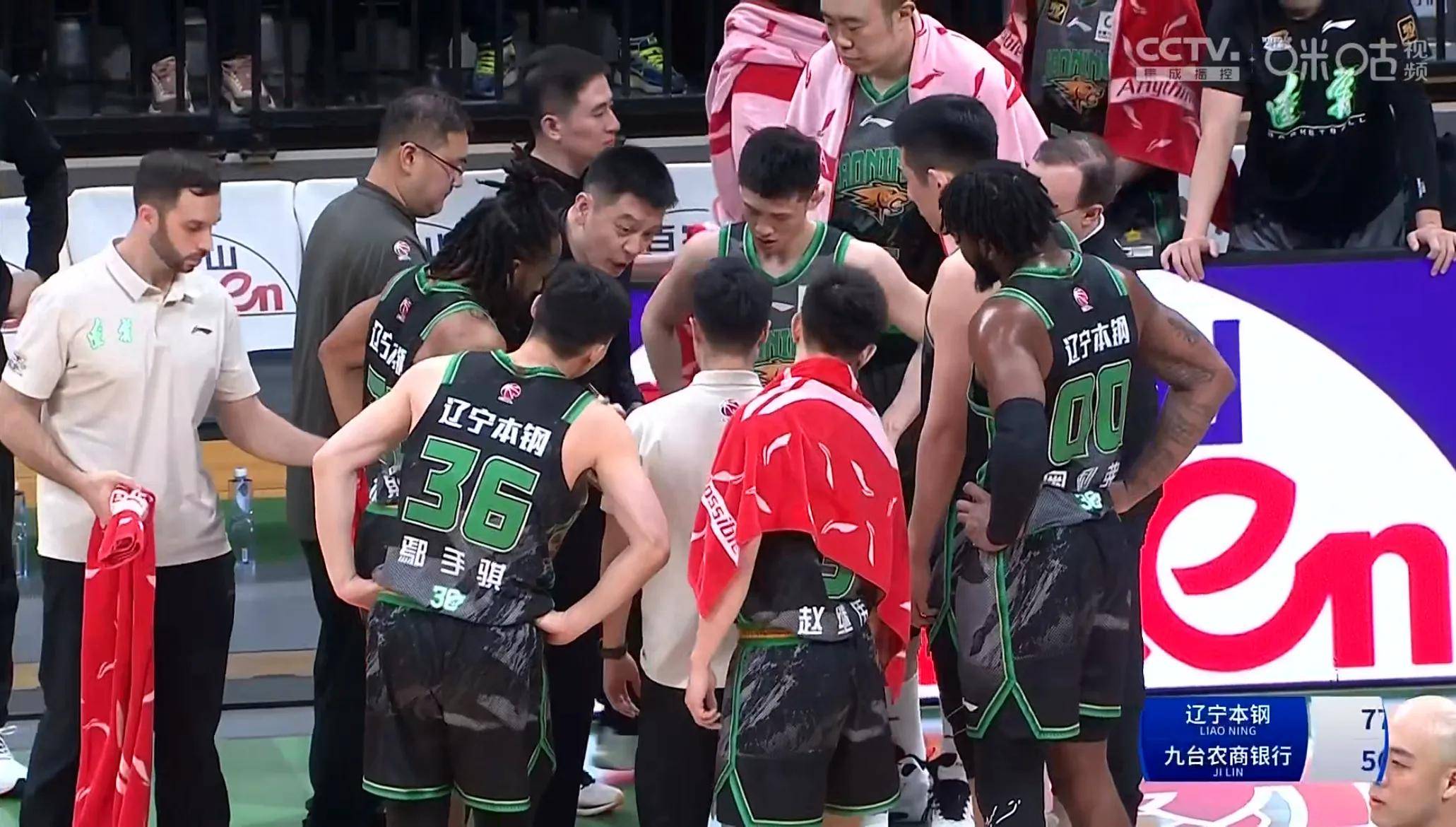 吉林篮球比赛引发观众狂热 吉林篮球比赛引发观众狂热