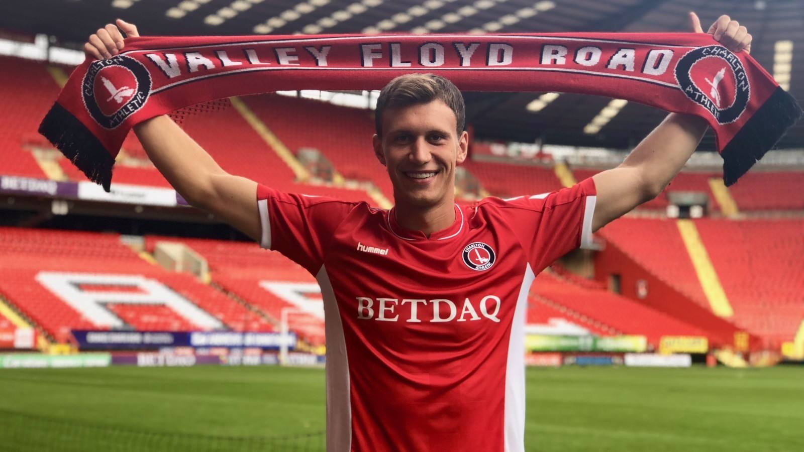 雷速直播-斯托克城防线坚固,守住不败纪录