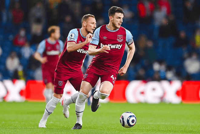 伯恩茅斯主场战胜西汉姆,终结连败 伯恩茅斯主场战胜西汉姆,终结连败