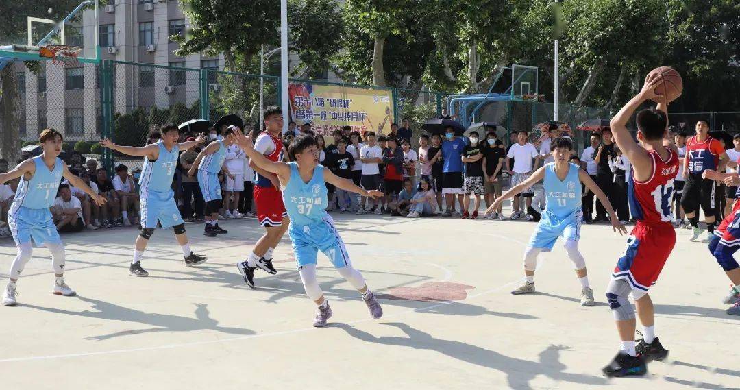 各有千秋对决展开，赛事扣人心弦令人屏息