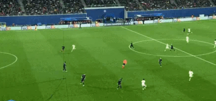 雷速官网下载-意大利名将在欧冠比赛中连续破门