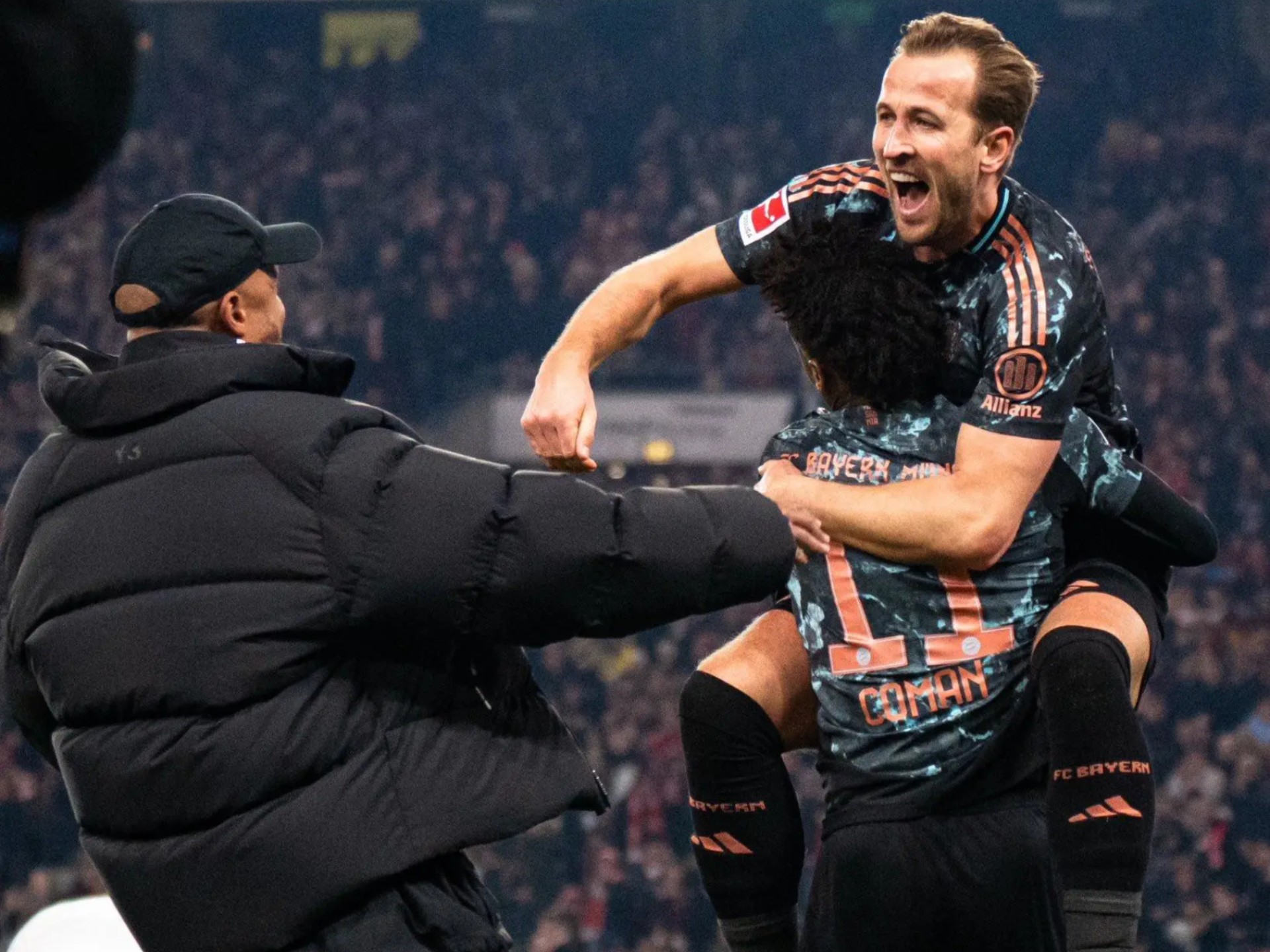 拜仁慕尼黑领先积分榜,势不可挡 拜仁慕尼黑领先积分榜,势不可挡